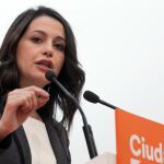 La portavoz de la Ejecutiva de Ciudadanos, Inés Arrimadas, durante una rueda de prensa