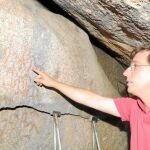 El director general de Patrimonio de la Comunidad, José Luis Martínez-Almeida, visitó las dibujos prehistóricos