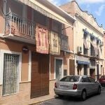 Dos balcones de los muchos que ayer lucían a los patronos en Vilamarxant