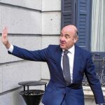 Luis de Guindos, ayer en el Congreso de los Diputados, apura sus últimas horas en la cartera de Economía