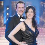 Joaquín Prat y Paz Padilla no se quedaron contentos con la gala del año pasado y repitieron la experiencia dando un toque de su peculiar humor a un clásico programa de actuaciones musicales más propio de la Nochevieja
