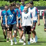 Lopetegui y los internacionales españoles durante el entrenamiento de ayer en Krasnodar