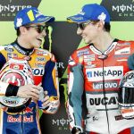 Márquez y Lorenzo, futuros compañeros de equipo, los más rápidos en la Q2 / Efe