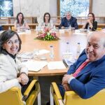 La consejera Rosa Aguilar y el alcalde de Granada, Torres Hurtado, en la reunión del Patronato de la Alhambra