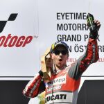 Jorge Lorenzo celebra la victoria