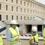 Camps comprueba el estado de las obras del complejo 9 d¿Octubre