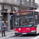 Los buses que celebraron el 32 aniversario de la Constitución no lucieron la bandera española, sí la catalana y la barcelonesa