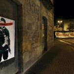 Cartel en la locadidad de Alsasua con la frase "Alde Hemendik-Fuera de aqui"