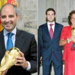 El presidente de la Generalitat, junto al jugador de la selección y del Valencia CF, Juan Mata, en la recepción de la Copa del Mundo de fútbol. A la derecha, Rita Barberá, Mata y el presidente federativo Vicente Muñoz