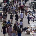 El número de manteros en Barcelona se ha quintuplicada desde la llegada de Colau, de 400 a 2.000 / Efe
