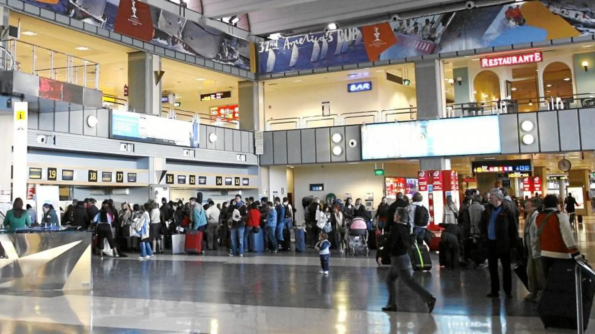 El aeropuerto de Valencia situado en Manises también ha incrementado la afluencia de pasajeros en agosto