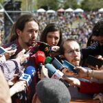 El líder de Podemos, Pablo Iglesias, y el secretario de Organización, Pablo Echenique durante la clausura de la Fiesta de la Primavera
