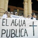 La reinauguración de la Plaza de España de Sevilla fue el escenario de una de las movilizaciones más sonoras de los empleados públicos
