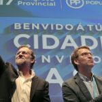 El presidente del Gobierno en funciones, Mariano Rajoy, acompañado por el presidente de la Xunta de Galicia, Alberto Núñez Feijóo,el pasado día 13 de marzo enPontevedra