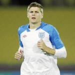 Gerrard, nuevo capitán inglés, trabaja duro en los entrenamientos