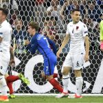 Griezmann desatasca a Francia