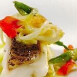 Plato de mero con espardeñas