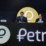 El presidente venezolano Nicolás Maduro presenta la criptomoneda local