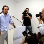 Pablo iglesias durante la rueda de prensa