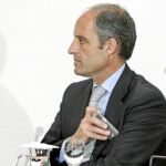 Camps «cumple» ante los valencianos