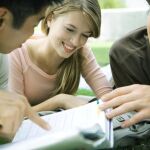 El Gobierno prevé destinar al programa de becas y ayudas a estudiantes el 59,3 por ciento del total de los presupuestos educativos