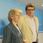 Tarno, junto a su compañera diputada del PP Soledad Becerril