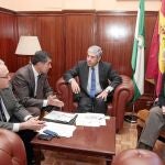 El presidente del TSJA, Lorenzo del Río, en uno de sus recientes encuentros con Damián Álvarez