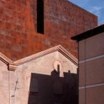 Caixaforum de Madrid. La Central Eléctrica del Mediodía era uno de los pocos edificios industriales del centro de Madrid. Tras la intervención, perdió esa característica y se convirtió en un CaixaForum