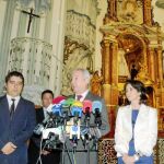 Cruz, Valcárcel y García, tras la inauguración del conjunto monumental de la iglesia San Juan de Dios