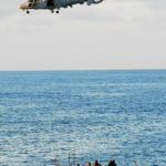 Una embarcación pirata en la costa