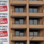 El nuevo dato del euríbor se traducirá en un ahorro de unos 3,18 euros al mes o 38,16 al año. Archivo