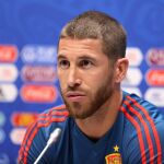 El capitán de la selección española, Sergio Ramos, durante la rueda de prensa / Foto: Reuters