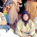 En la última foto difundida por AQMI aparecía Alicia Gámez, ya liberada, tocada con un pañuelo islámico
