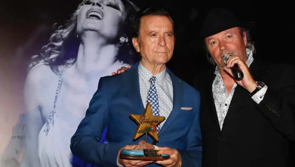 El torero José Ortega Cano y Amador Mohedano durante el acto «Estrella a la más grande».