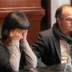 La diputada de la CUP Anna Gabriel, ayer, junto al presidente del grupo parlamentario de JxSí, Jordi Turull