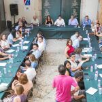 Algunos de los alcaldes de la comarca durante la reunión