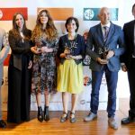 El consejero de Sanidad, Antonio Sáez, junto a los galardonados con los Premios Salud Mental de Castilla y León y el presidente de la Federación de Salud Mental de Castilla y León, Jesús Corrales