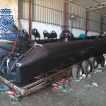 Imagen de una de las lanchas incautadas.