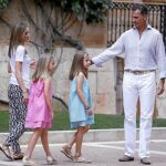 Los Reyes, la Infanta Sofía y la Princesa Leonor, el año pasado en Marivent