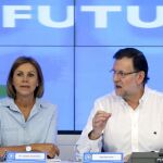 Mariano Rajoy presidió hoy en Madrid una reunión con los presidentes provinciales del PP, a la que también asistió la secretaria general, María Dolores Cospedal.
