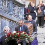 LOS VECINOS DE Olot se volcaron el pasado viernes en el funeral de las víctimas Joan Tubert y su hijo
