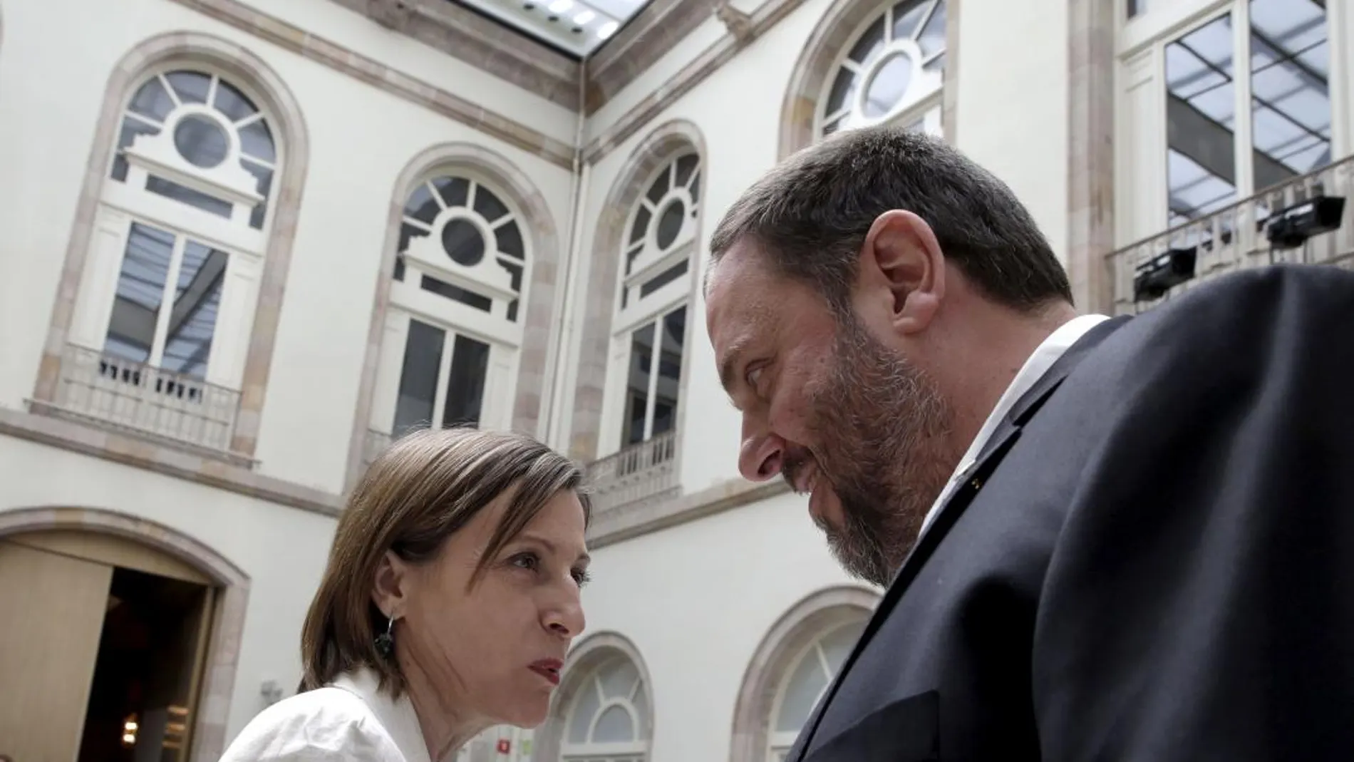la ex presidenta del Parlament, Carme Forcadell, junto al ex vicepresidente de la Generalitat, Oriol Junqueras, tambien condenado por el "procés" y los dos disfrutan del tercer grado