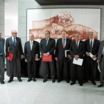 El presidente de la Cámara de Comercio de Murcia, Pedro García-Balibrea (tercero derecha), ayer en Alicante