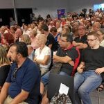 Sociedad Civil Catalana reunió el jueves a 200 vecinos en Castelldefels en un acto para protestar contra la adhesión de este municipio a la AMI