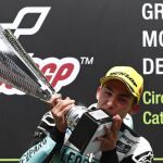 Bastianini gana una accidentada carrera de Moto3