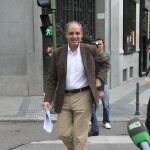 Acusan a los fiscales de ocultar la prueba de que Camps pagó los trajes