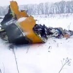 Parte del avión tras estrellarse