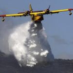 Extinguido el incendio de Pontevedra, imparable el de León