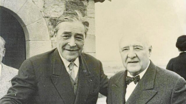 Josep Pla y Gaziel, fotografiados juntos en Pals, en 1962 / Biblioteca de Catalunya