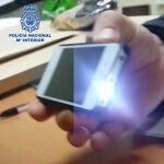 Atracan a un joven con un teléfono móvil usado como arma eléctrica